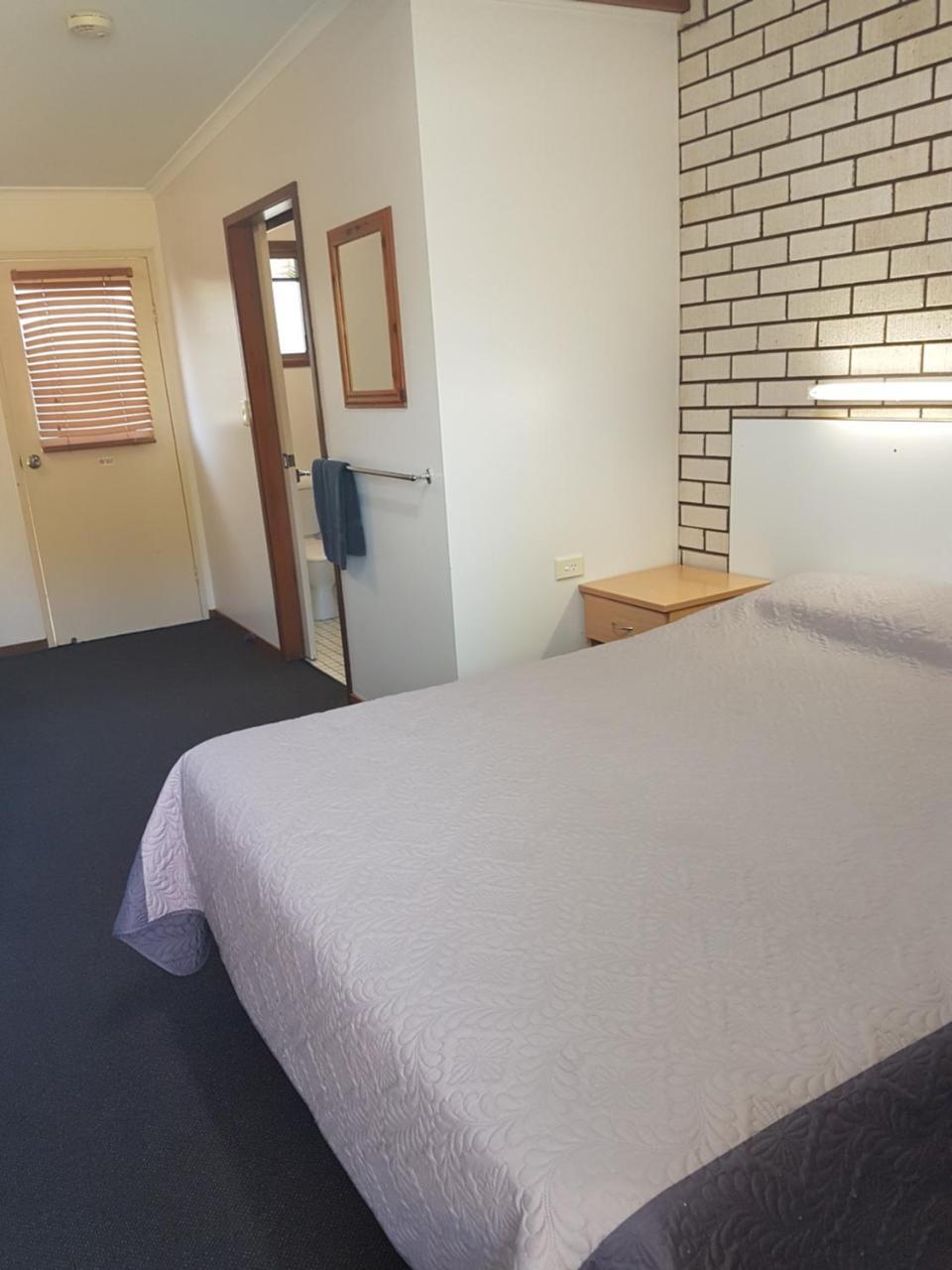 Emerald Tower Motor Inn Экстерьер фото