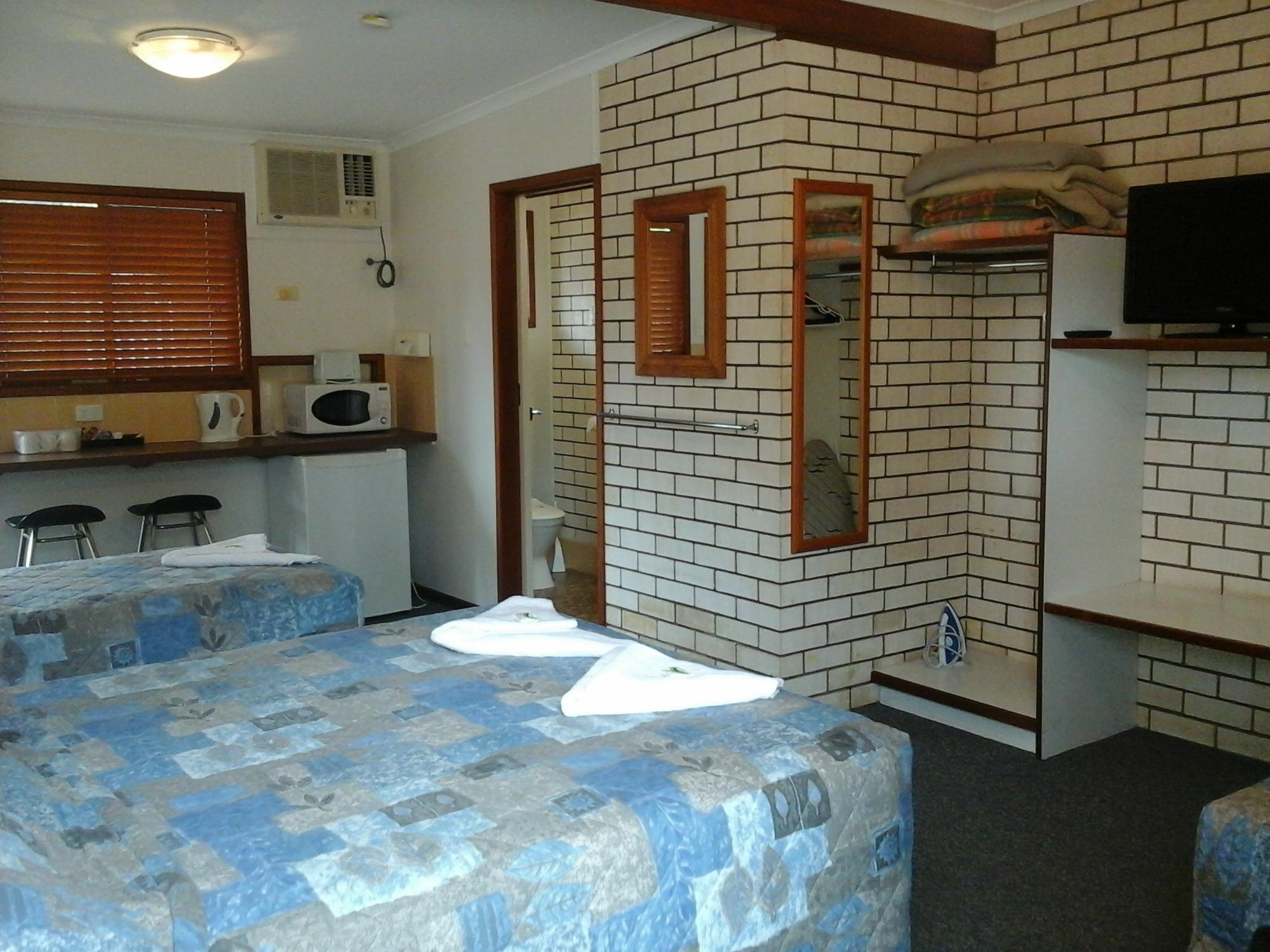 Emerald Tower Motor Inn Экстерьер фото